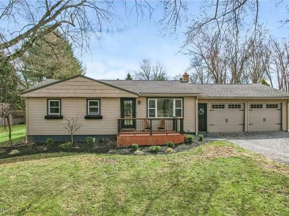 7332 Pleasant View Dr, Lisbon, OH 44432