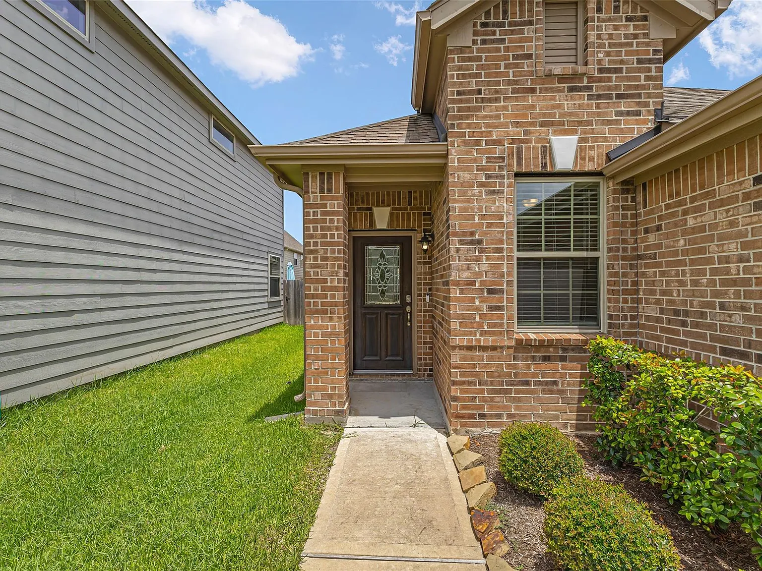 3 bed, 2.0 bath, 1732 sqft, $2,200 — Photo 4