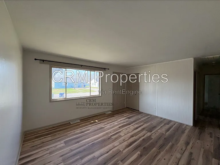 1936 Lynwood Dr — Photo 6