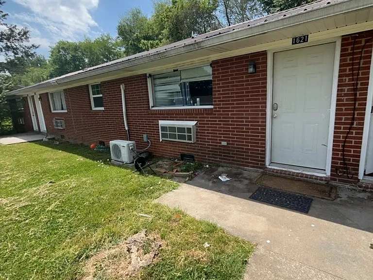 1621 Jefferson St — Photo 2