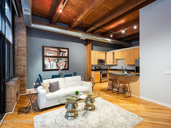 4th image of 525 W Superior St APT 328