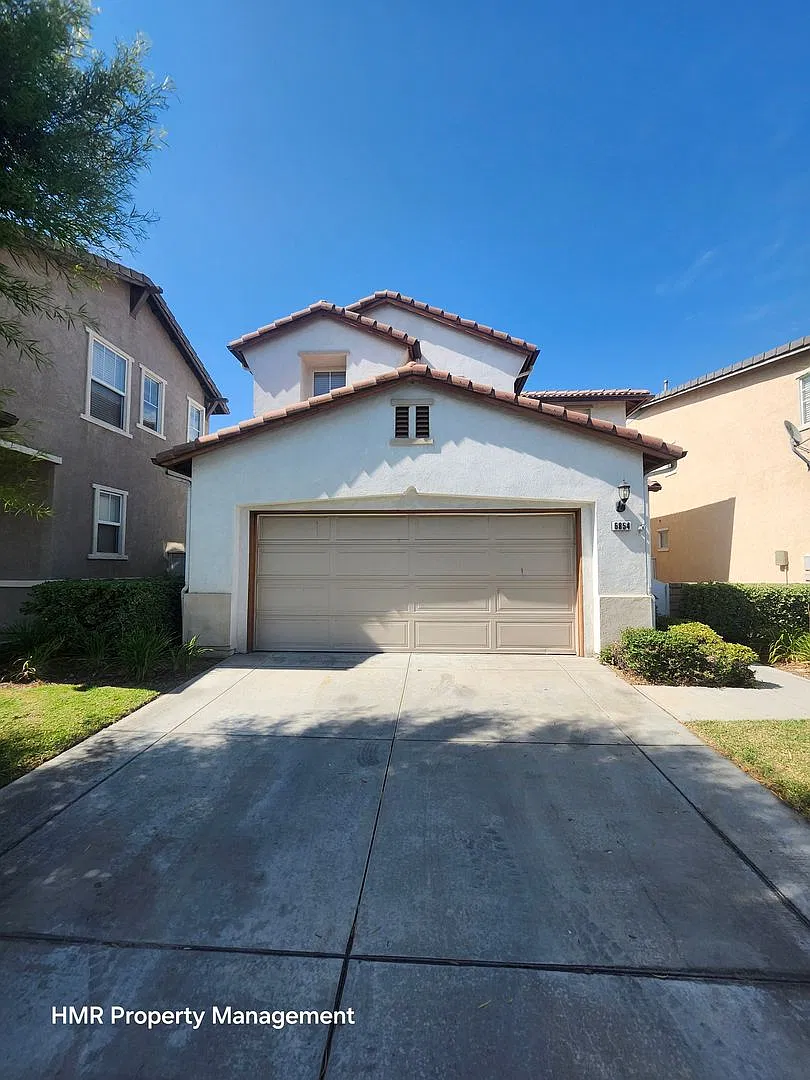 Gorgeous single family home in Chino — Photo 1