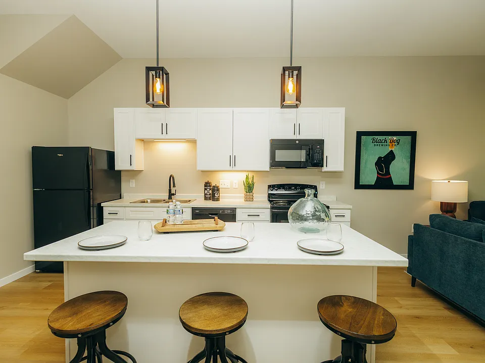 2500 S McClellan Ave #116