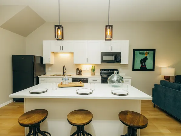 2500 S McClellan Ave #116, Marquette, MI 49855