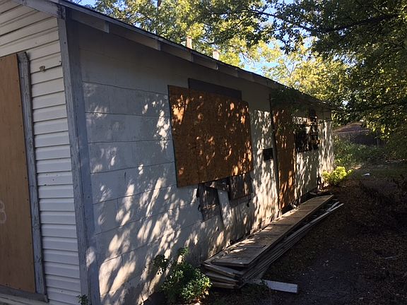 3rd image of 5233 Wellesley Ave