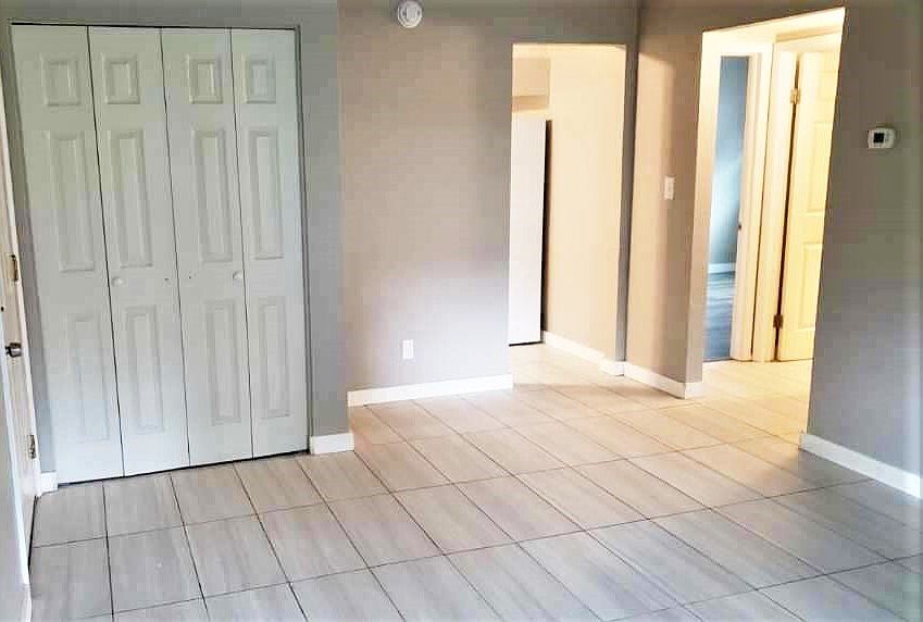 1st image of 811 S Main St #11071573