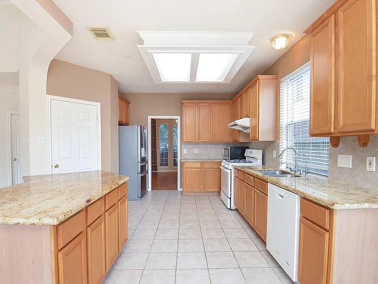 2715 Sunnycreek Ln — Photo 7