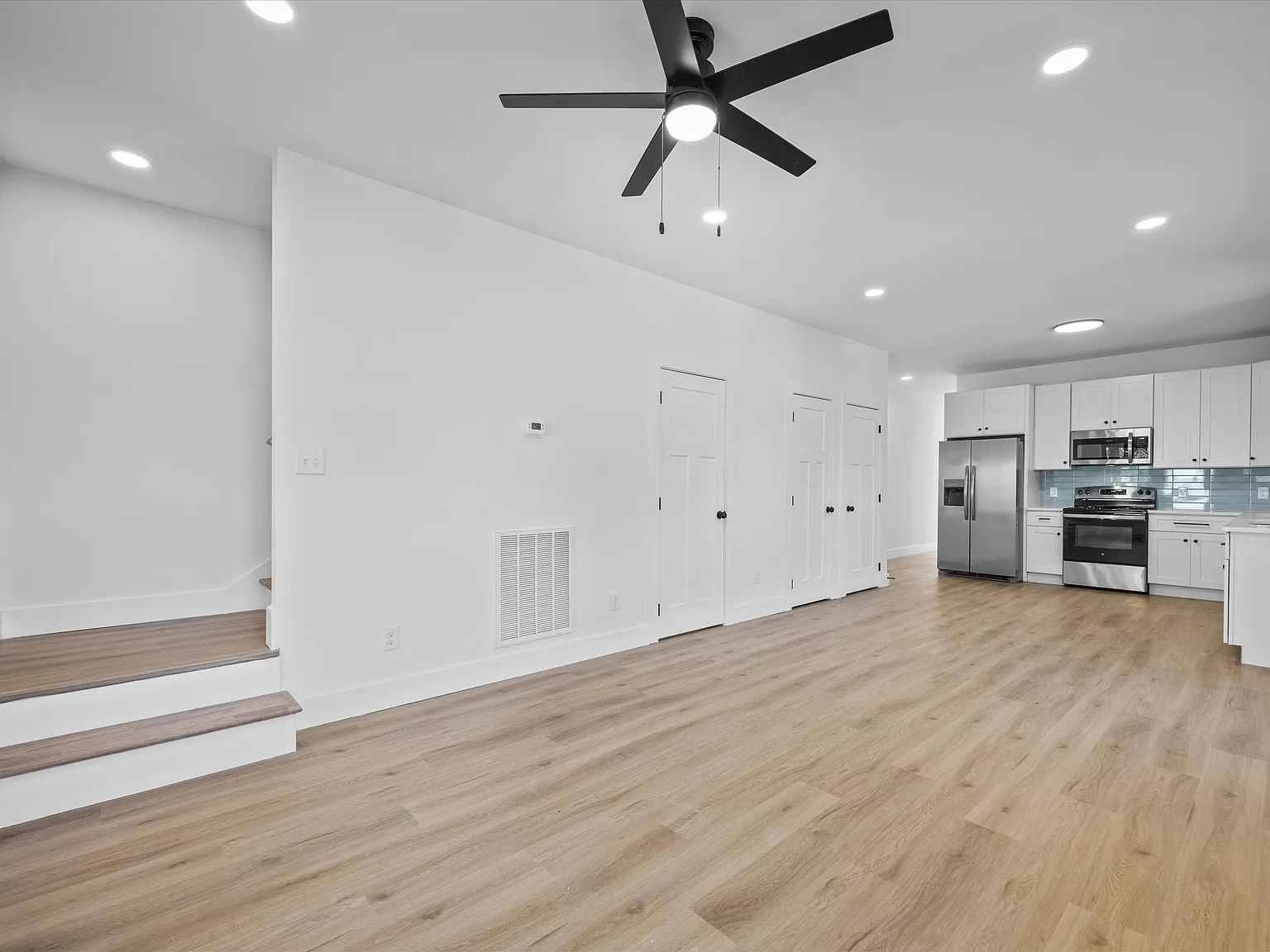 3 bed, 2.5 bath, 1423 sqft, $2,000 — Photo 3