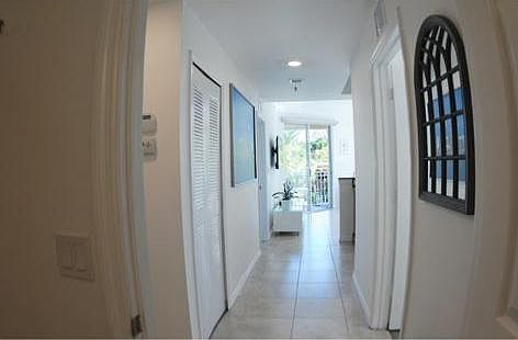 1st image of 1200 NE 105th St APT 21
