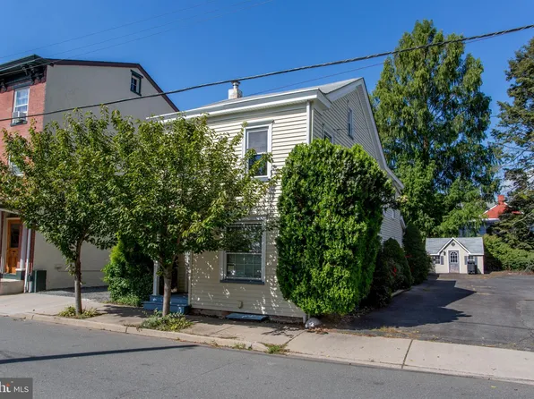 46 Delevan St, Lambertville, NJ 08530