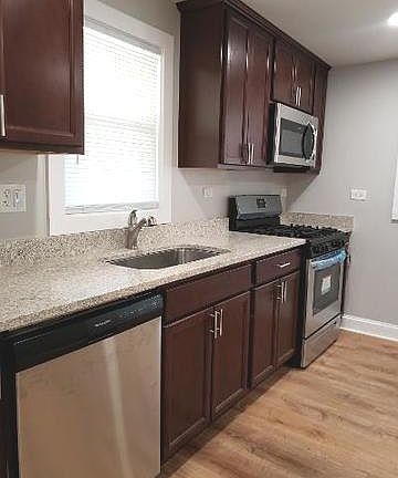 4th image of 9427 Nerbonne Ave