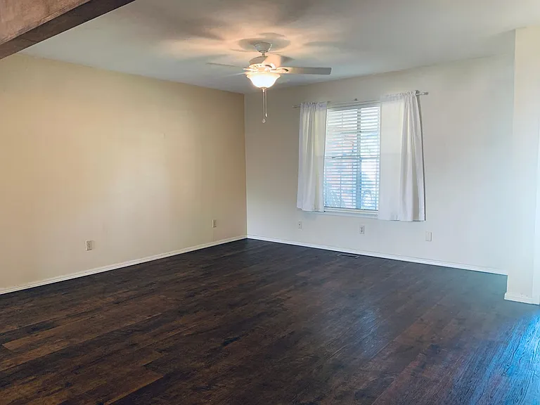 14301 Scott St — Photo 6