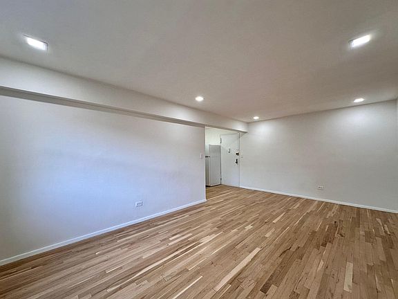 3rd image of 14945 Northern Blvd #6M