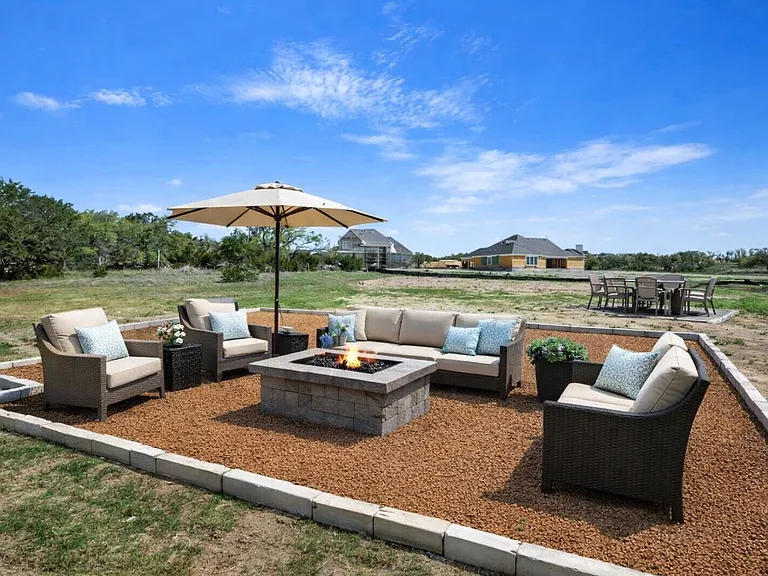 704 Prairie Clover Dr — Photo 15