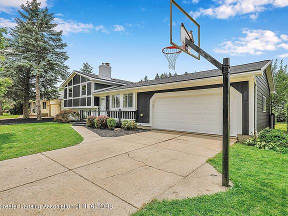 4th image of 940 Old Erin Way
