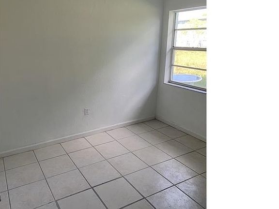 4th image of 616 NW 5th Ave APT 4