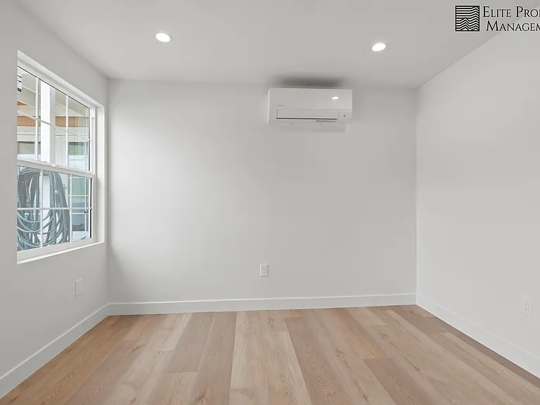 6418 Paramount Blvd #1/2 — Photo 3