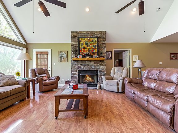 3rd image of 300 Gunter Smith Rd