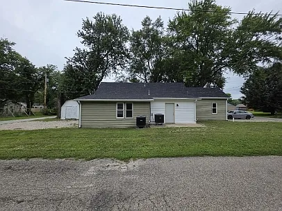 2 bed, $1,100 — Photo 2