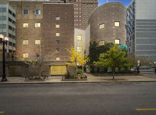 40 E 9th St APT 1103, Chicago, IL 60605