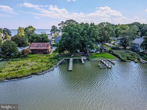 5th image of 964 Main St