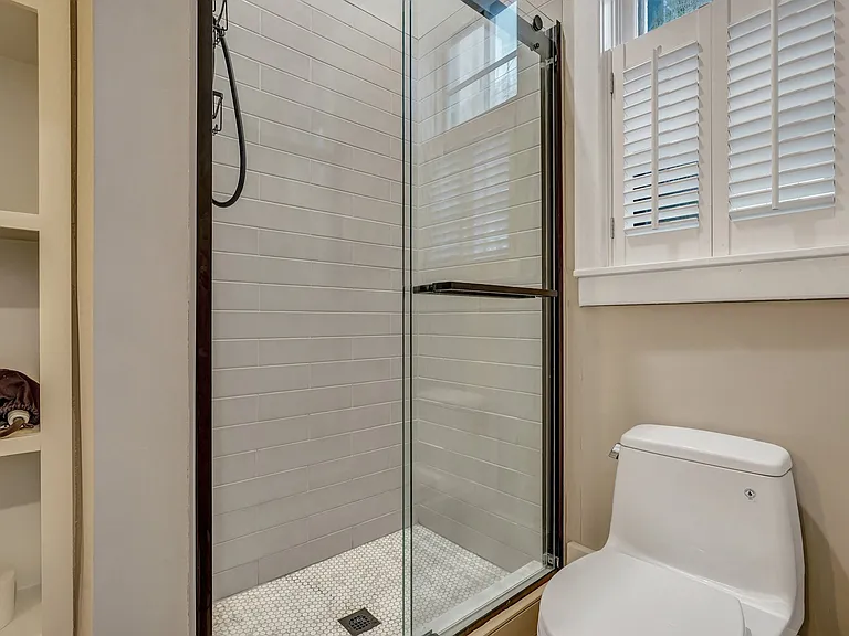 108 E Harris St — Photo 27