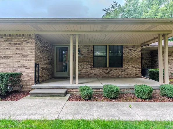 33510 Meldrum St, Chesterfield, MI 48047