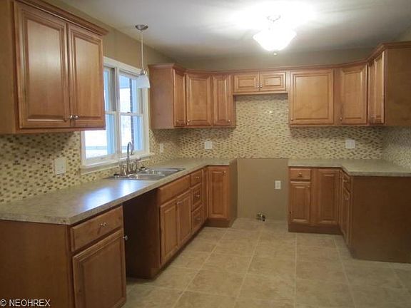 2nd image of 1523 Carole Cir