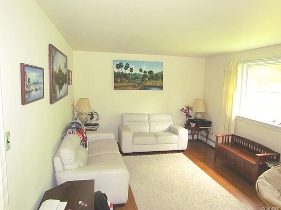 3rd image of 1023 Southam Dr