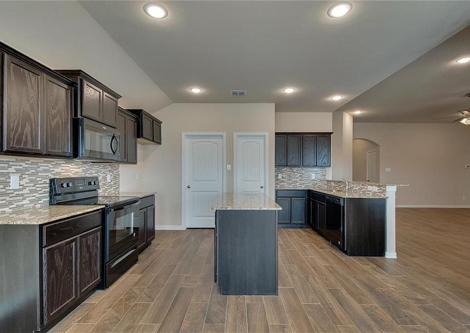 1st image of 500 Jennie Marie Cir