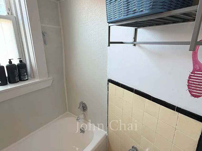 70 Chiswick Rd #9 — Photo 27