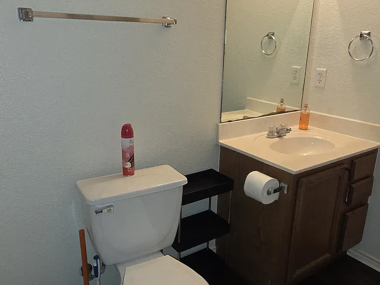 Second Floor Shared Full Bathroom