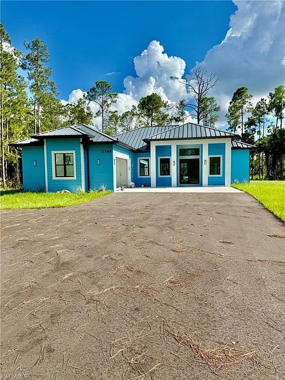 4 bed, 3.0 bath, 2837 sqft, $5,000 — Photo 1