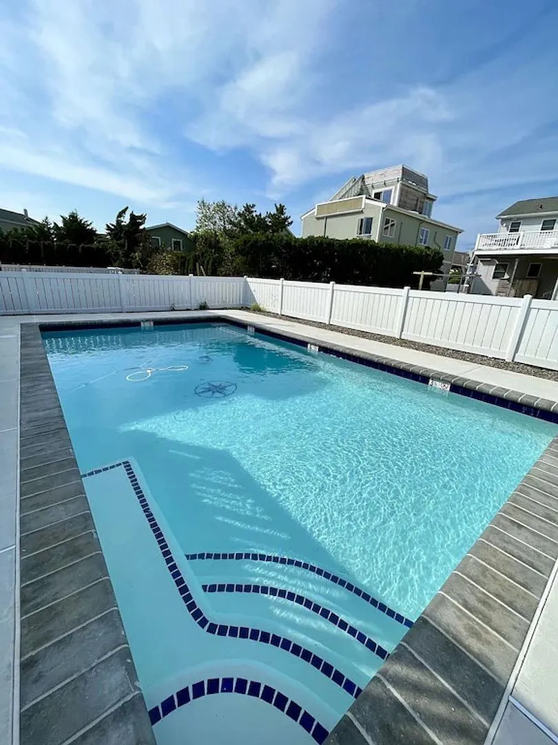 Renovated Home - Sleeps 6 - Winter Rental Only — Photo 2