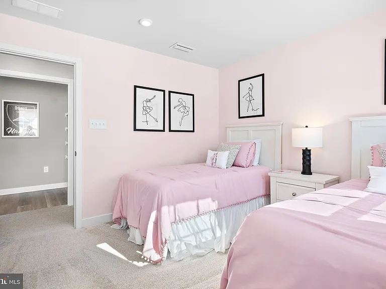 141 Dithridge Dr — Photo 17