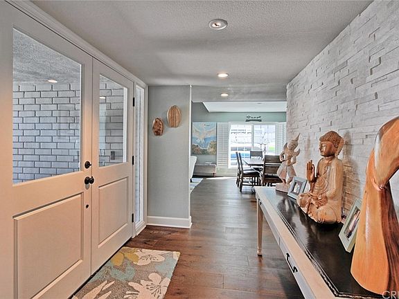 4th image of 1326 Beachmont St