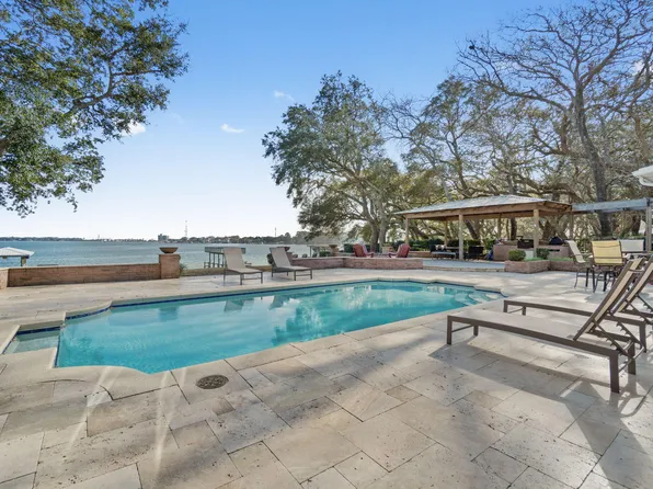 1071 Treepoint Dr, Fort Walton Beach, FL 32547