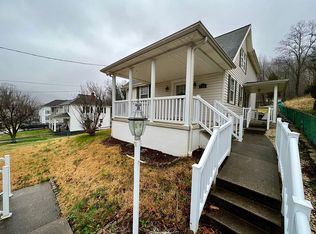 174 Riverview Dr, Charlton Heights, WV 25040