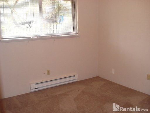 2nd image of 908 To 910 121st St S