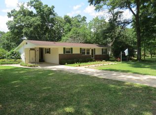 858 1st St, Chipley, FL 32428