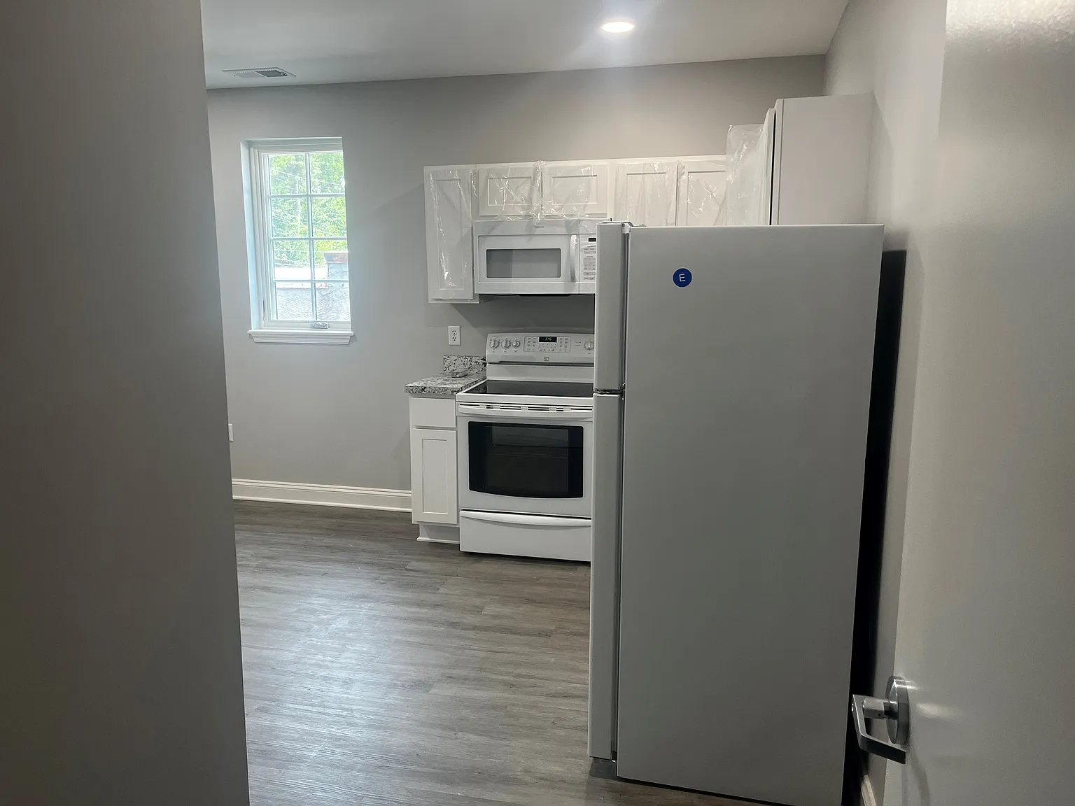 1 bed, 600 sqft, $1,400 — Photo 2