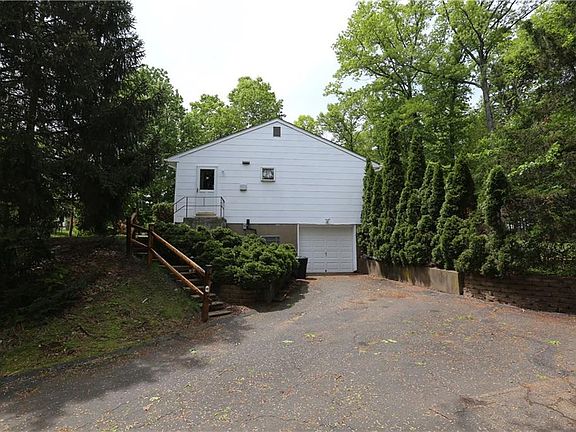 3rd image of 13 Windmill Ln