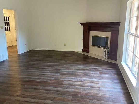 5th image of 7414 Hunters Hollow Ln