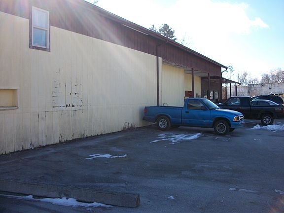 3rd image of 850 N York Hwy
