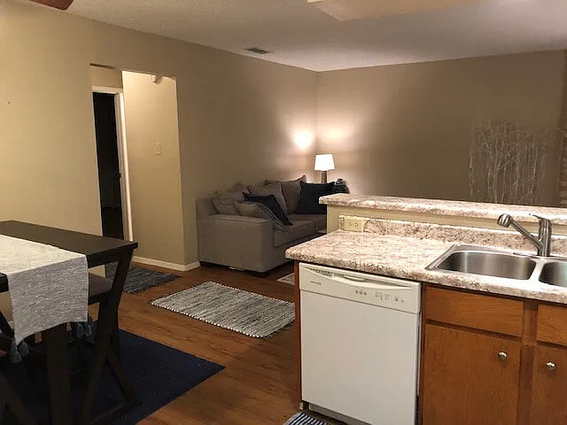 301 Algerita Dr #D — Photo 25