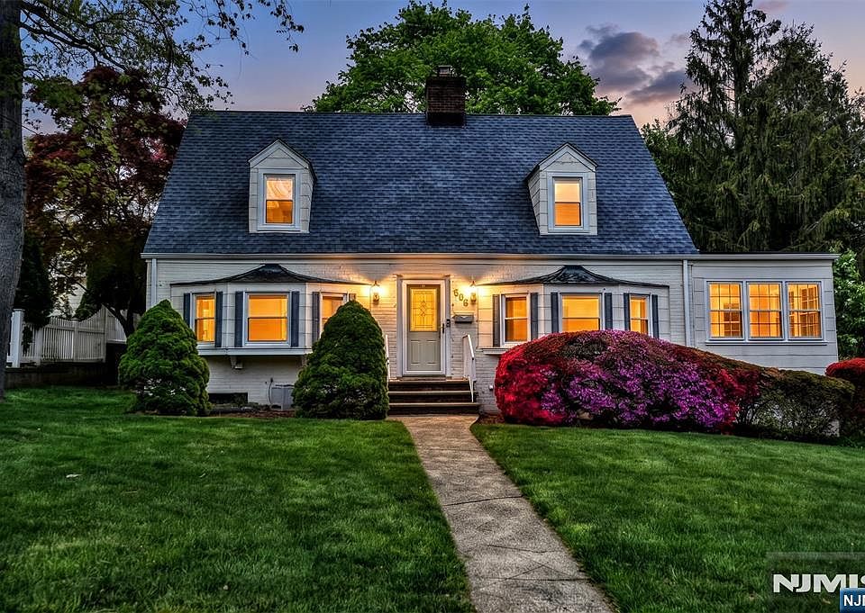 1st image of 137 Manhattan Avenue