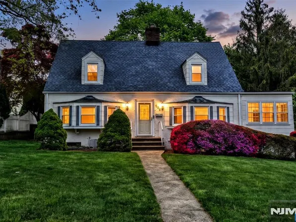 137 Manhattan Avenue, Waldwick, NJ 07463