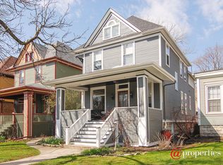225 S Euclid Ave, Oak Park, IL 60302