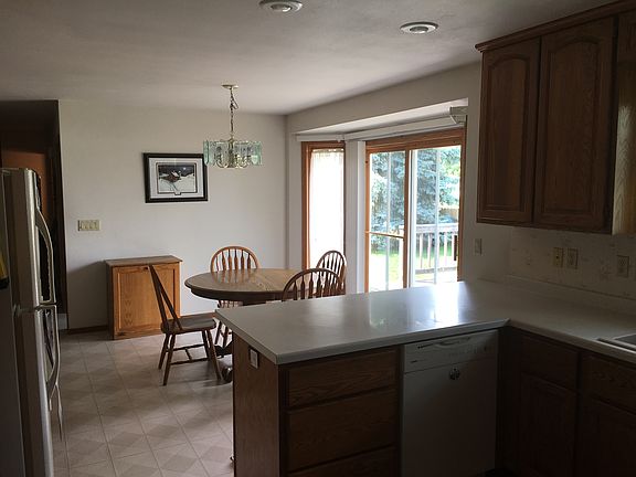 5th image of 2979 Blue Spruce Dr