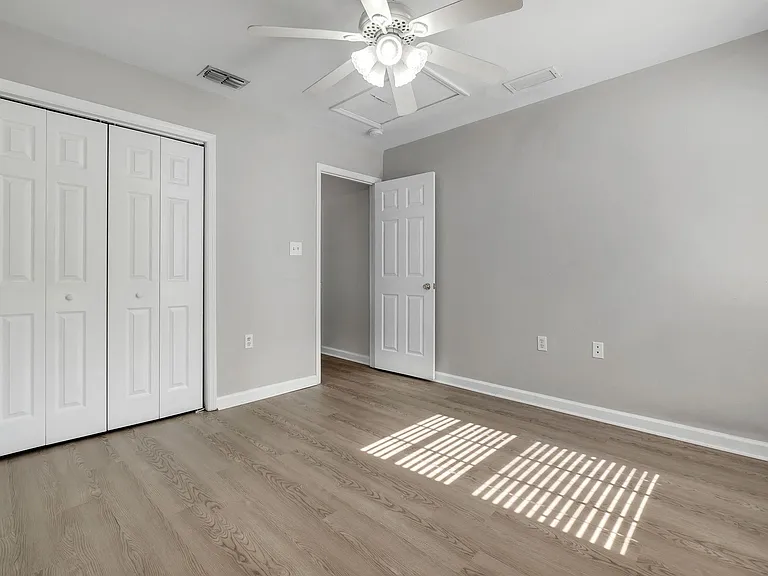 2738 W Tharpe St #404 — Photo 24